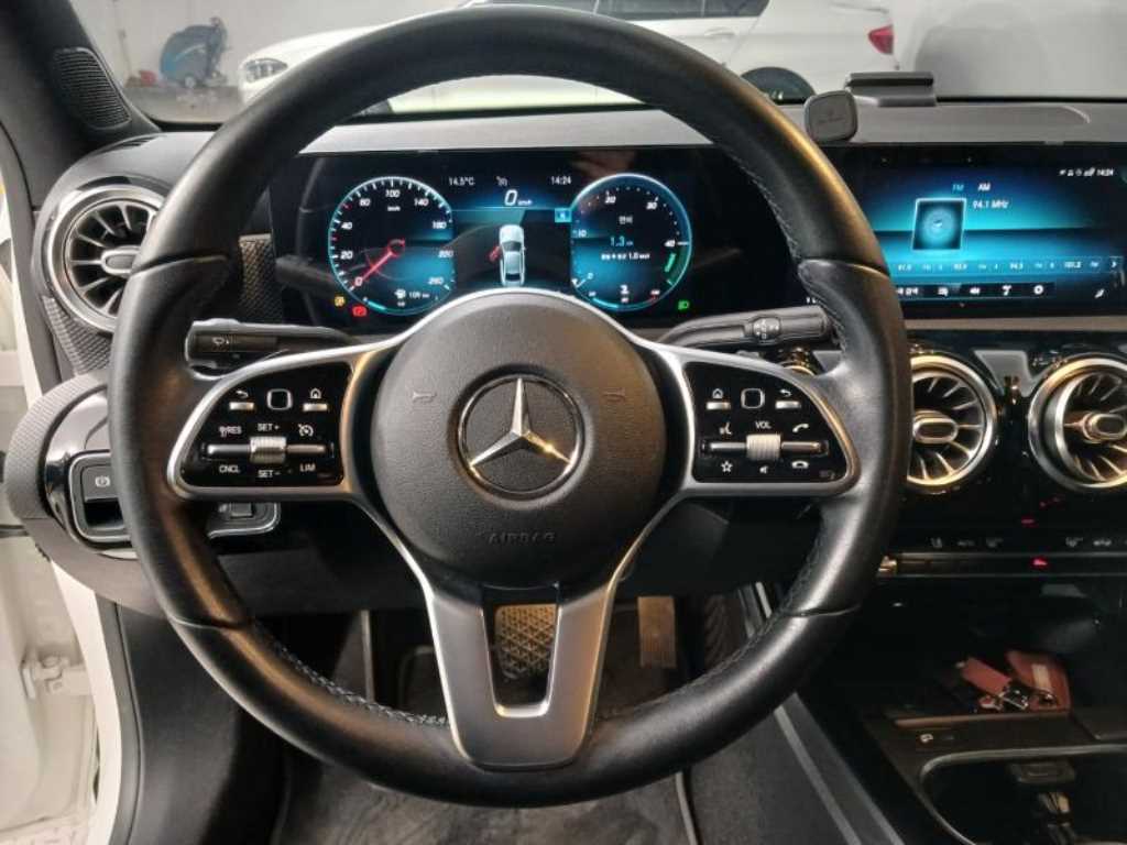 Mercedes Benz A Class - Vista 11