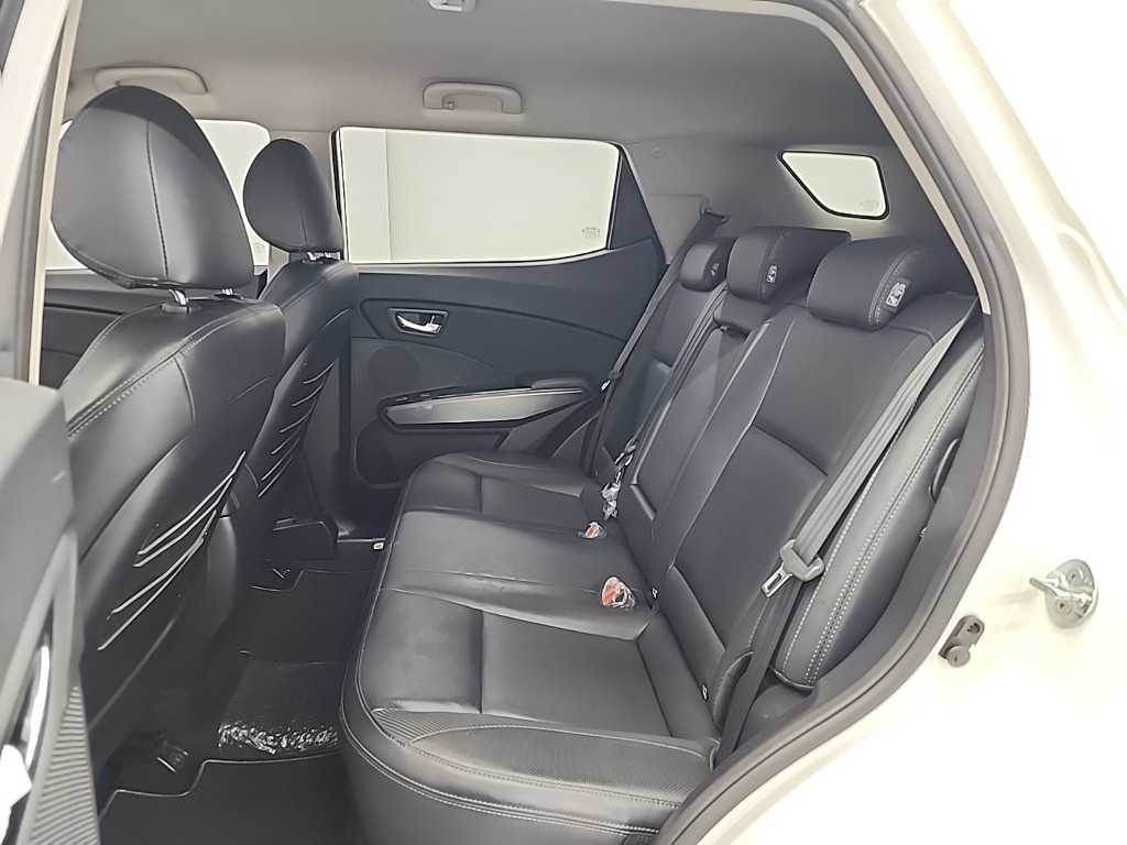 Ssangyong Tivoli - Vista 12