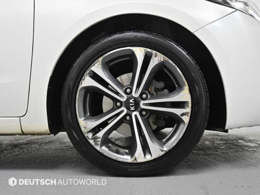 KIA K3 - Vista 5