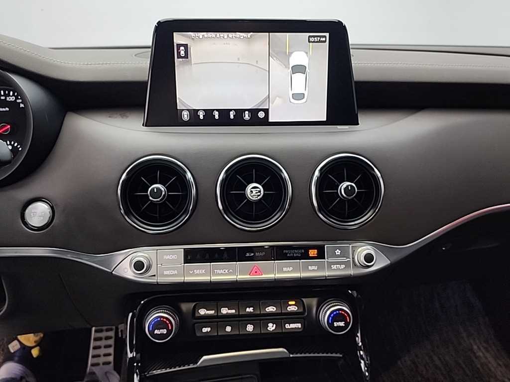 KIA Stinger - Vista 10