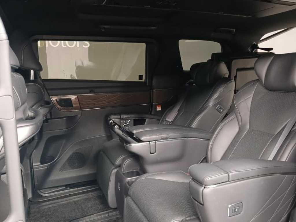 Toyota Alphard - Vista 8