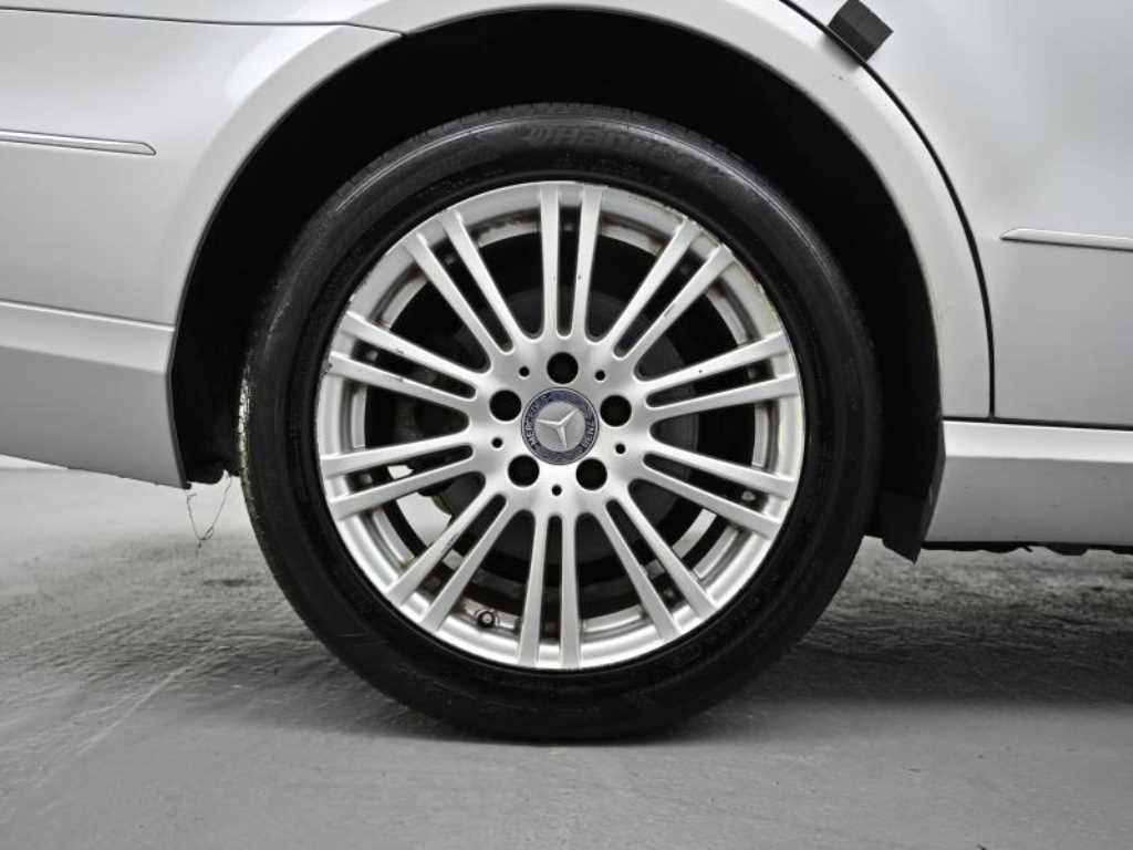 Mercedes Benz E class - Vista 5