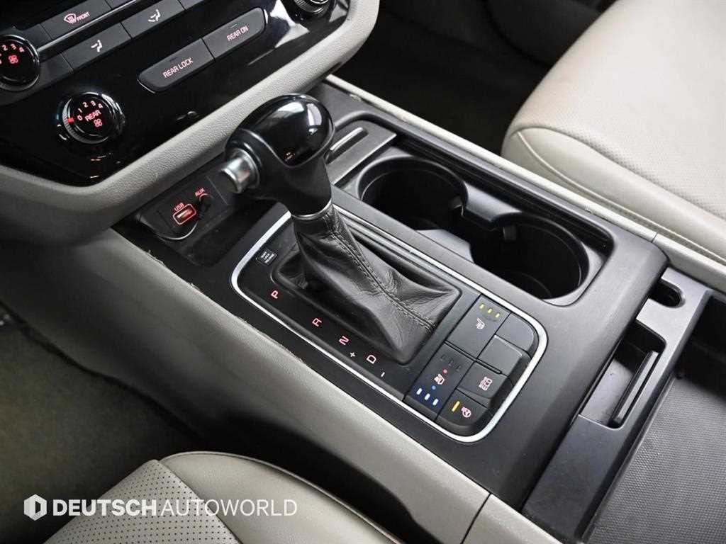 KIA Carnival - Vista 9