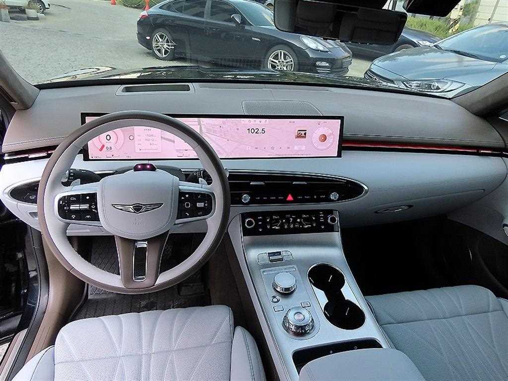 Genesis GV70 - Vista 7