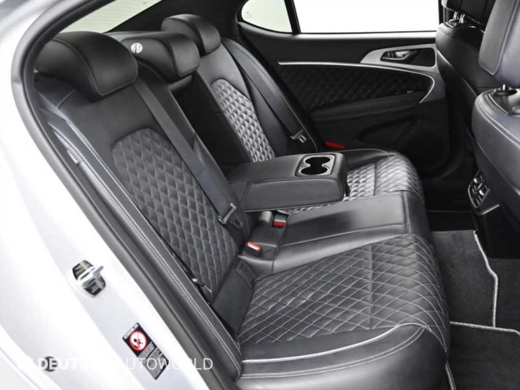 Genesis G70 - Vista 12