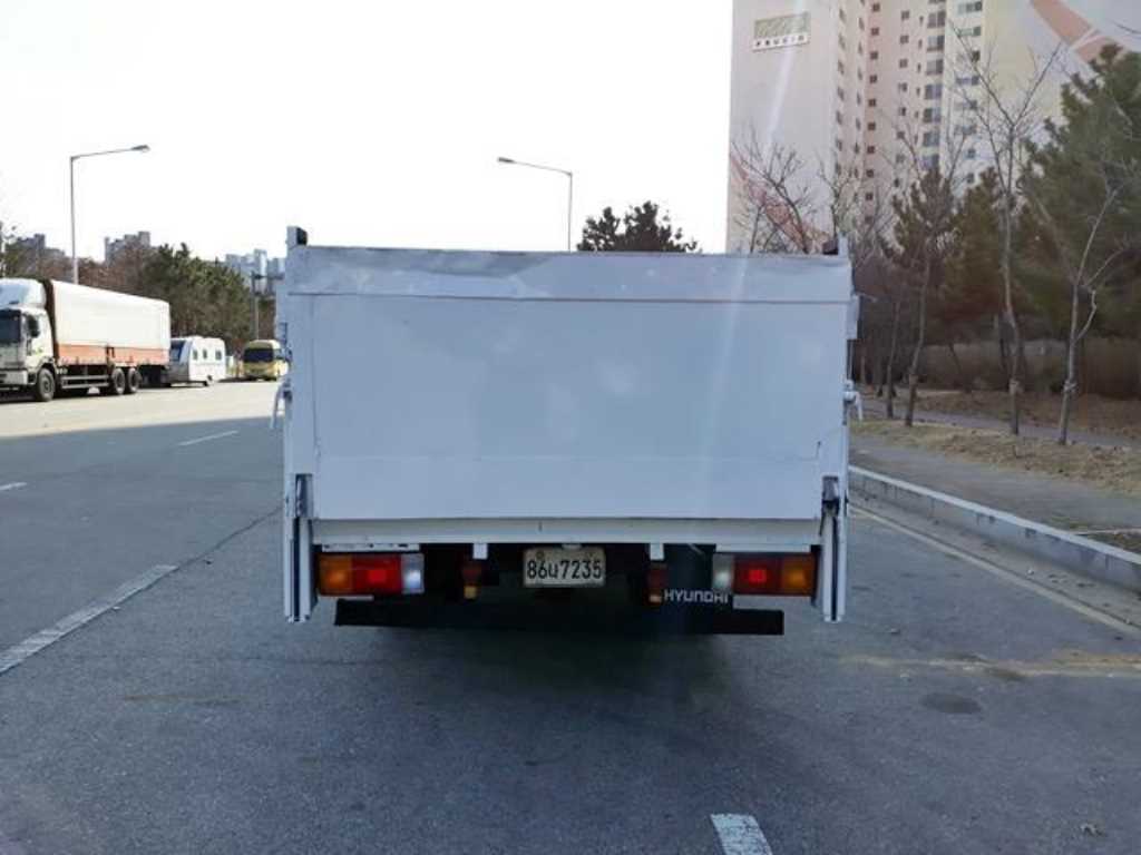 medium and large cargo truck - Vista 6