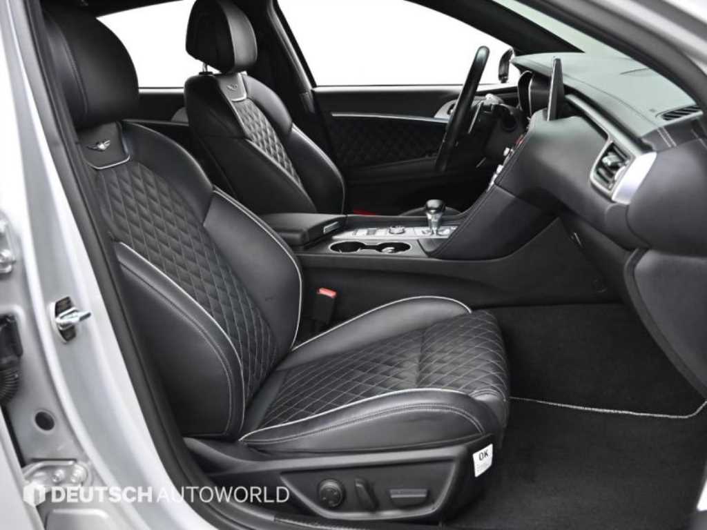 Genesis G70 - Vista 10