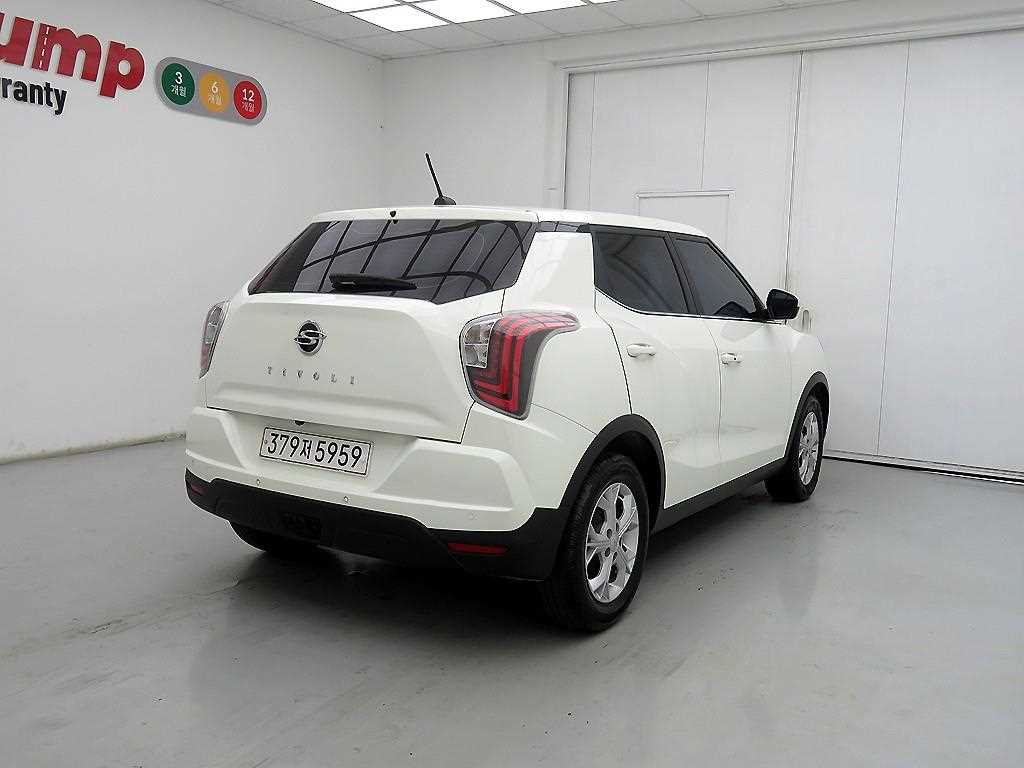 Ssangyong Tivoli - Vista 4