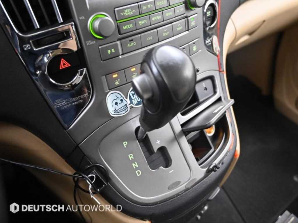 HYUNDAI Starex - Vista 9