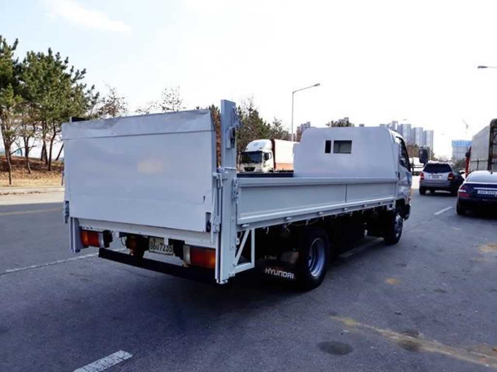 medium and large cargo truck - Vista 7