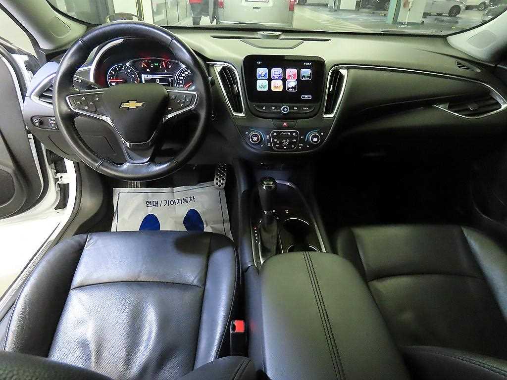 Chevrolet Malibu - Vista 10