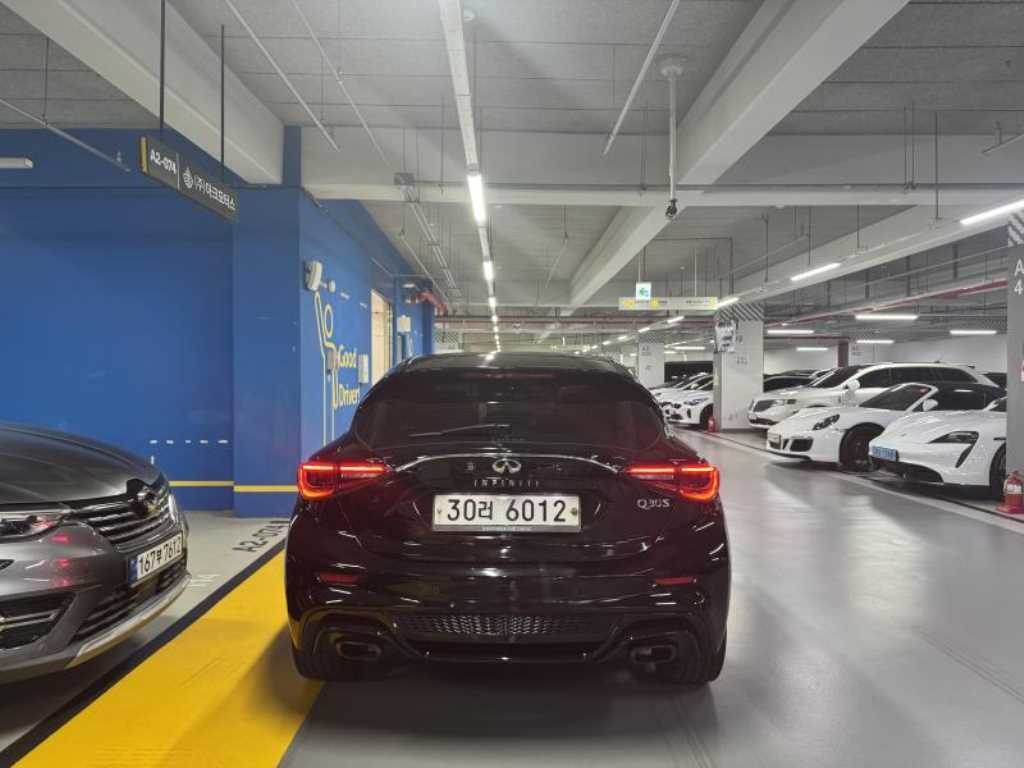 Infiniti Q - Vista 4