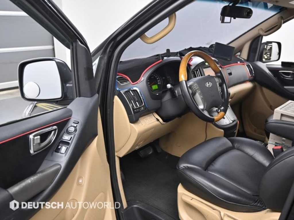 HYUNDAI Starex - Vista 11