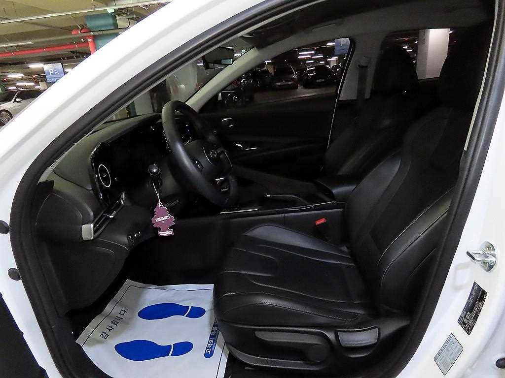 HYUNDAI Avante - Vista 6