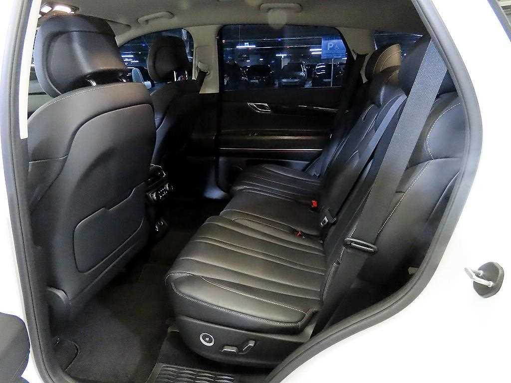 Genesis GV80 - Vista 7