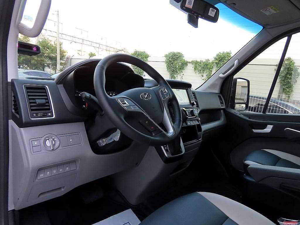 HYUNDAI Solati - Vista 8