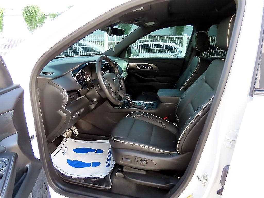 Chevrolet Travers - Vista 5