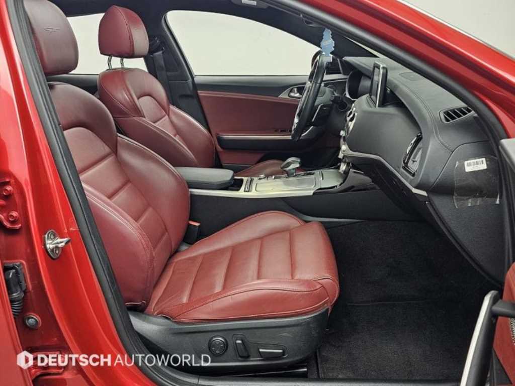 KIA Stinger - Vista 10