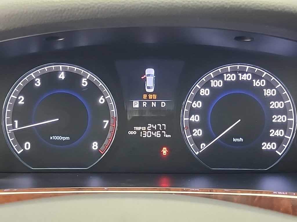 HYUNDAI Equus - Vista 6