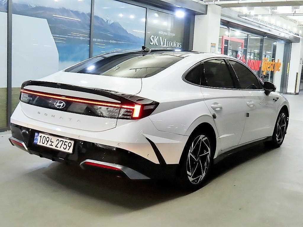 HYUNDAI Sonata - Vista 4