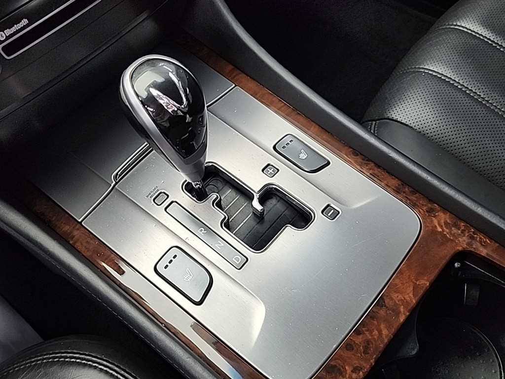 HYUNDAI Equus - Vista 8