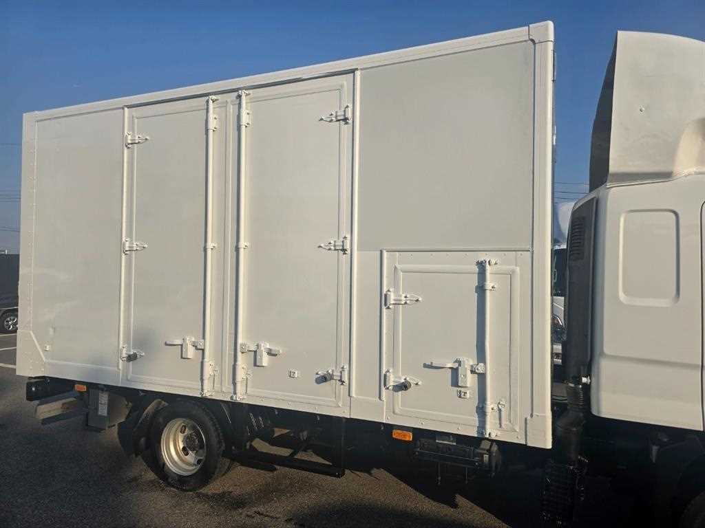 medium and large cargo truck - Vista 12