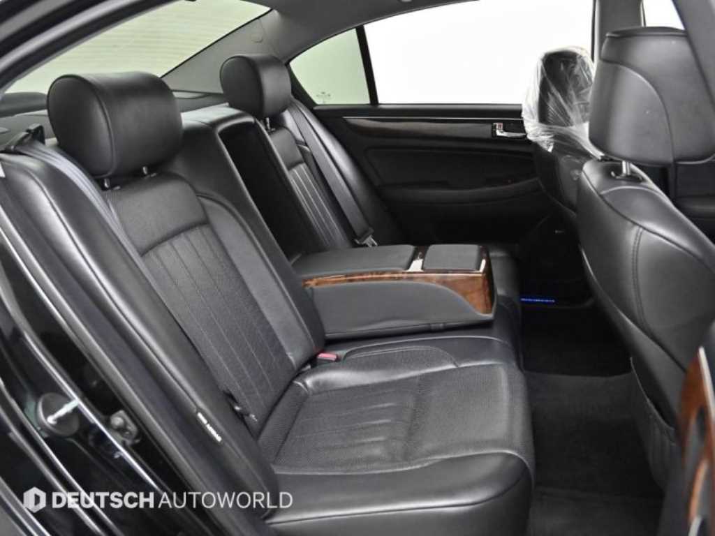 HYUNDAI Genesis - Vista 12