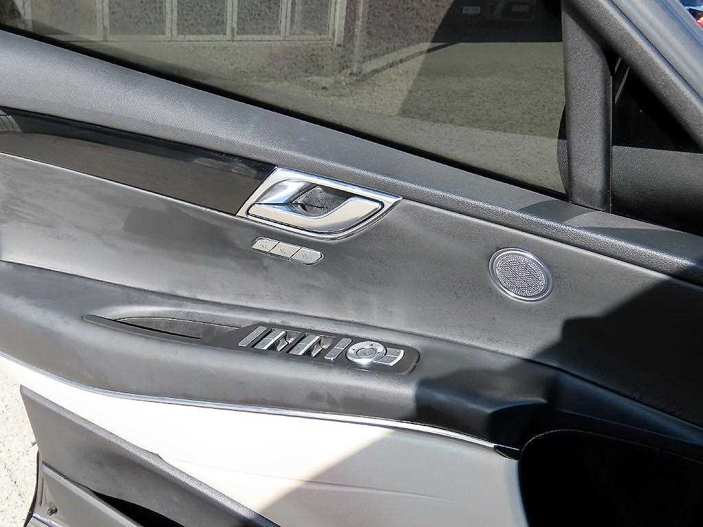 Genesis GV80 - Vista 11