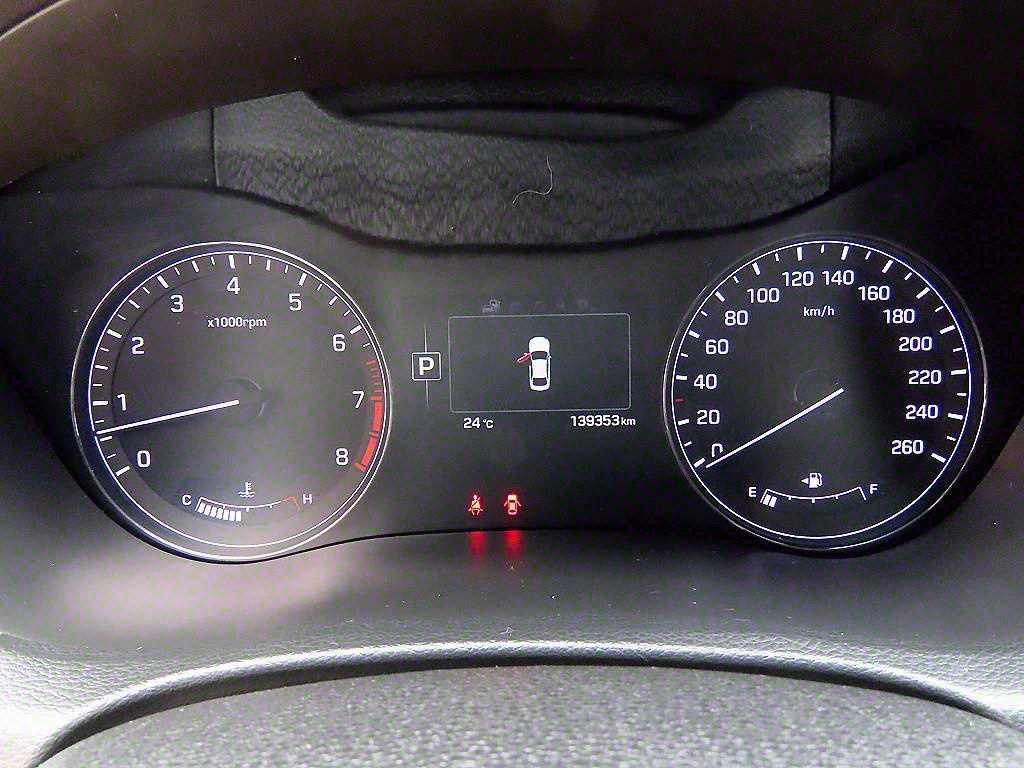 HYUNDAI Genesis - Vista 9