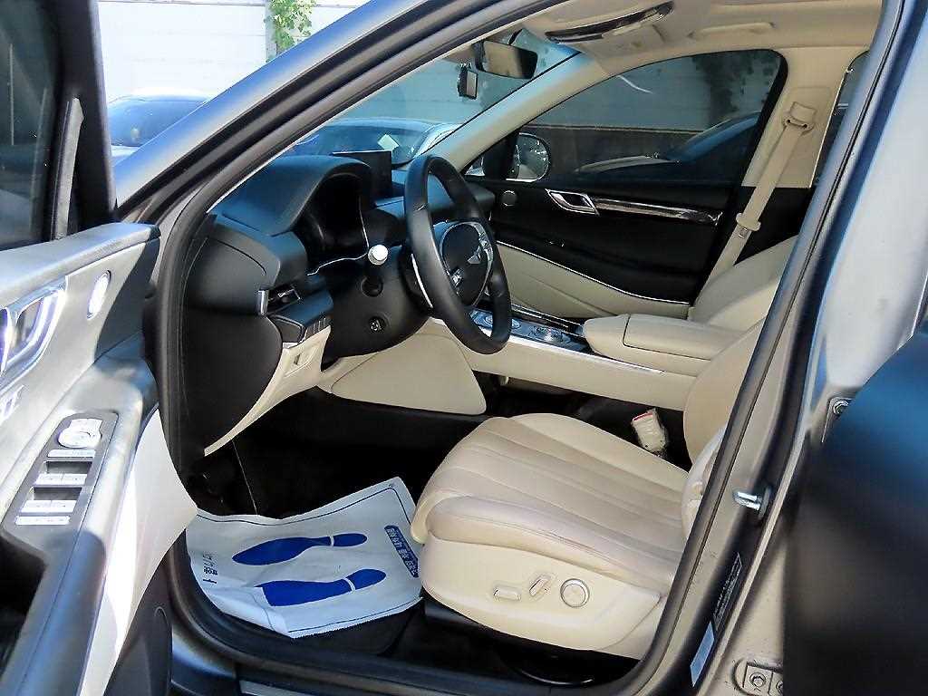 Genesis GV80 - Vista 5