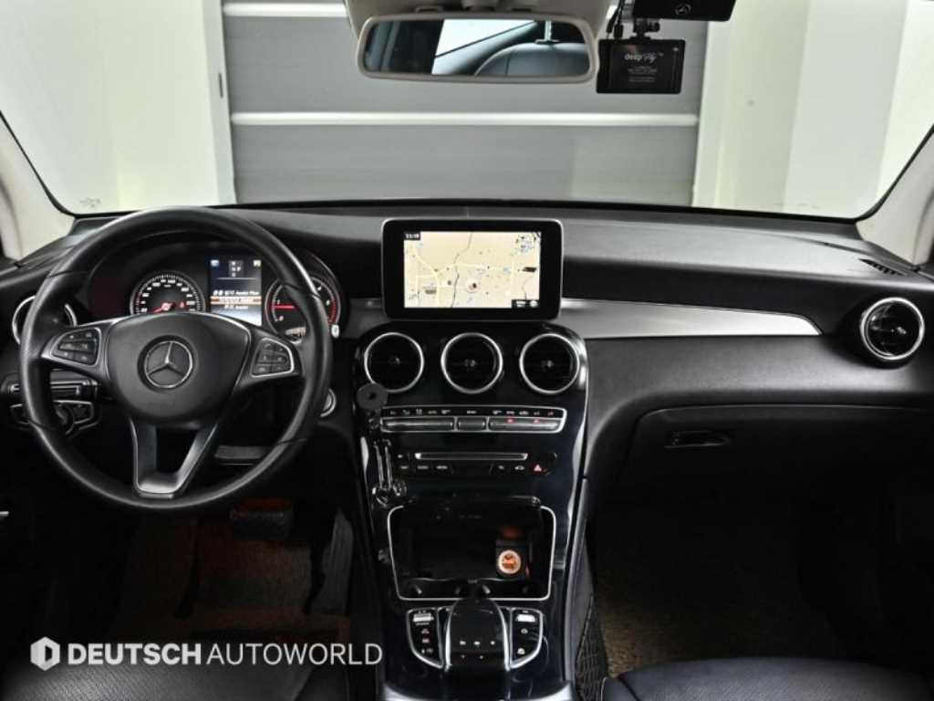 Mercedes Benz GLC Class - Vista 7