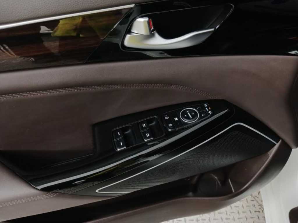 KIA K7 - Vista 9