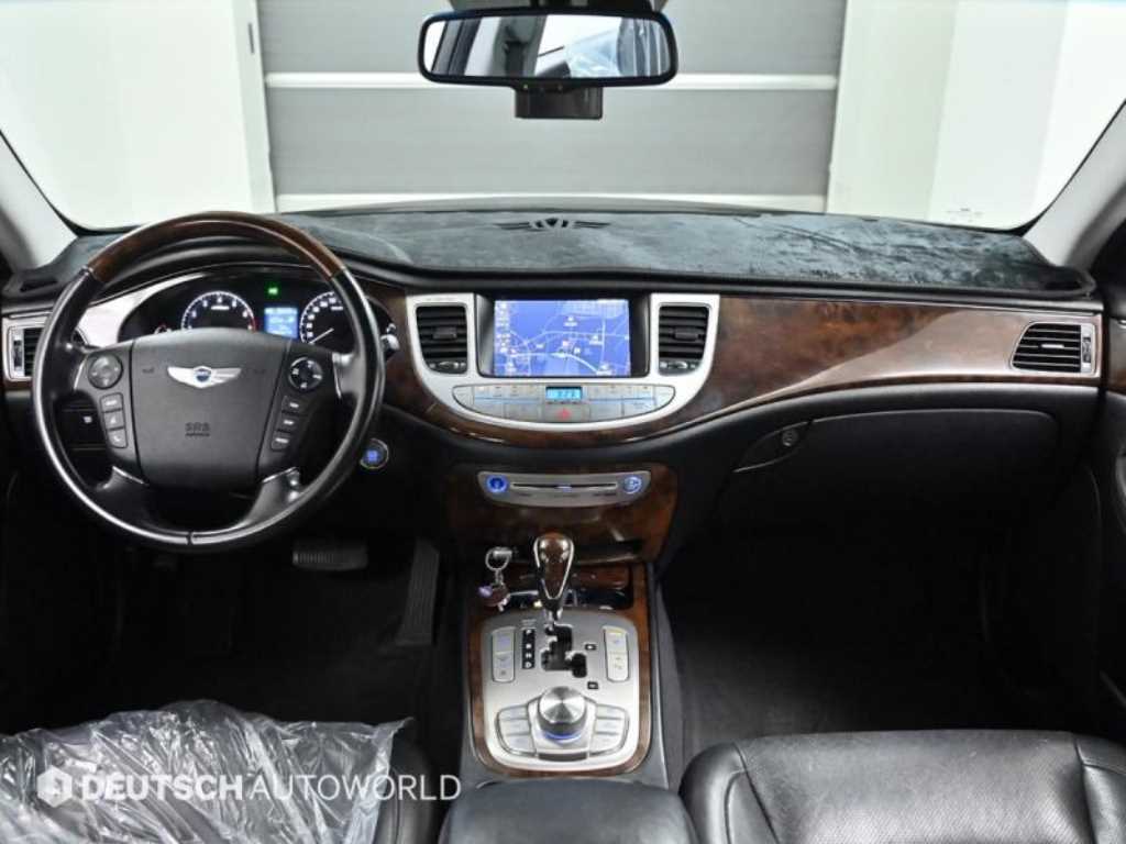 HYUNDAI Genesis - Vista 7