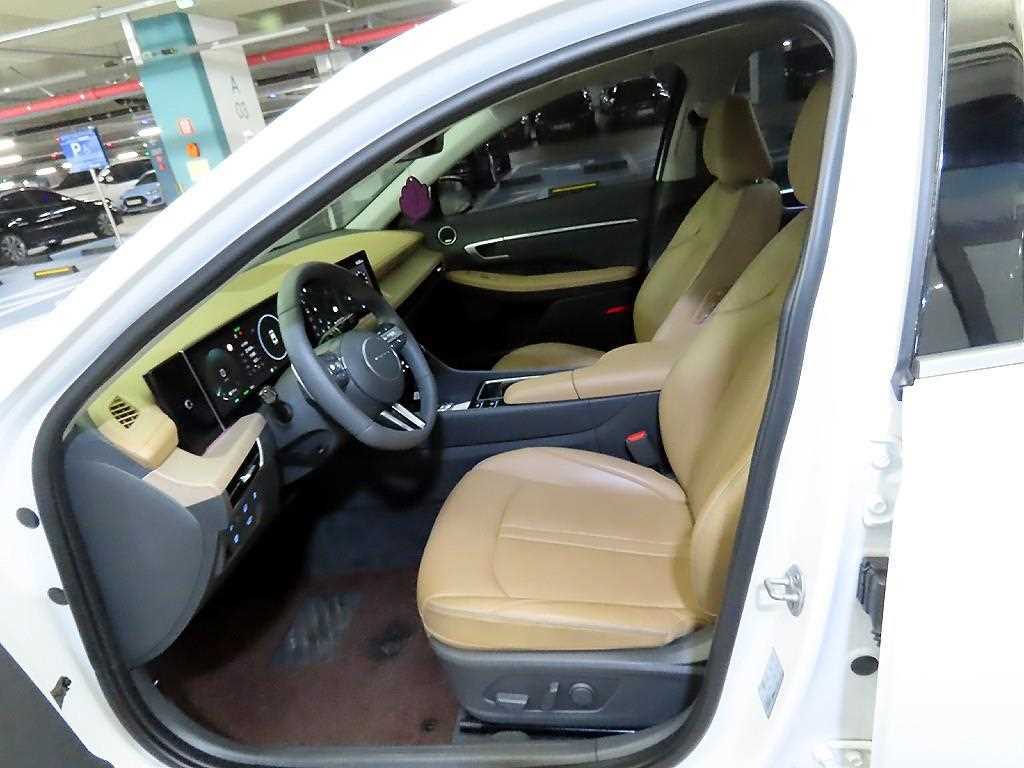 HYUNDAI Sonata - Vista 6