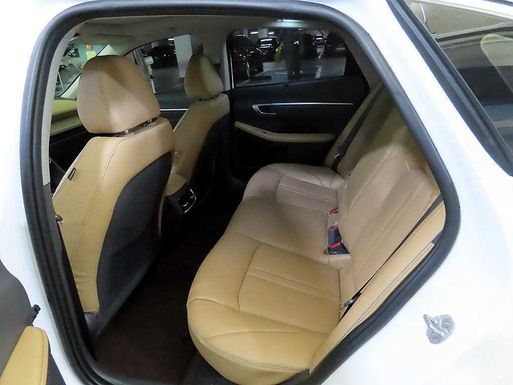 HYUNDAI Sonata - Vista 7