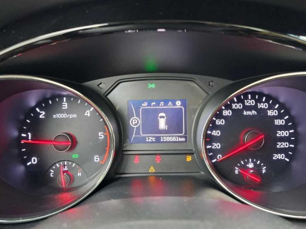 KIA Carnival - Vista 8