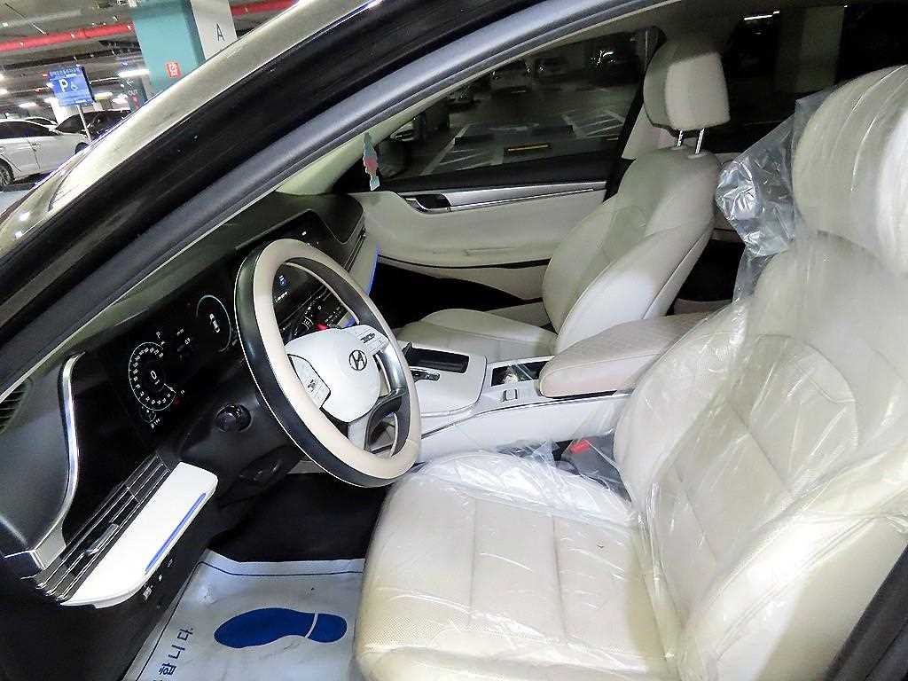 HYUNDAI Grandeur - Vista 6