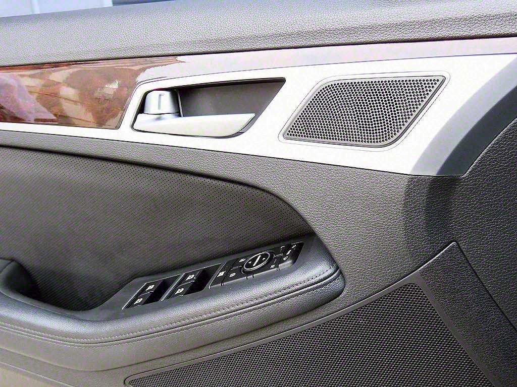 HYUNDAI Genesis - Vista 12