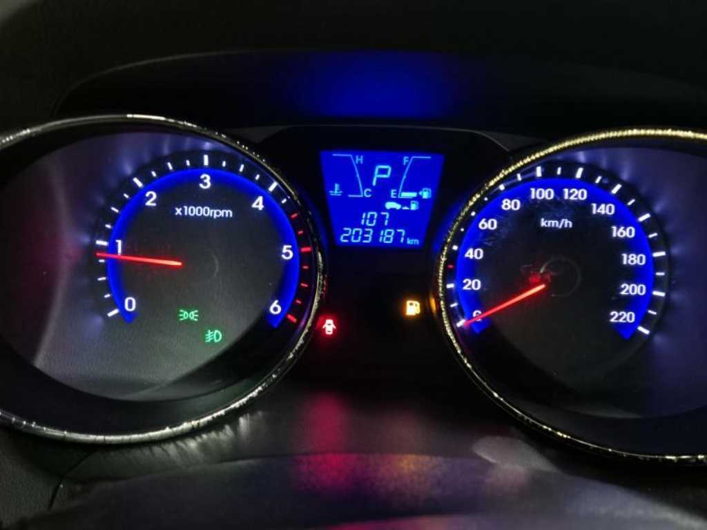 HYUNDAI Tucson - Vista 9