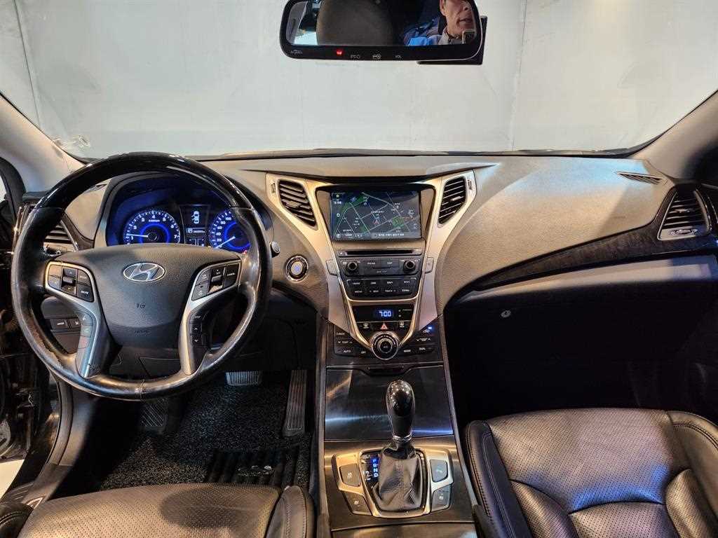 HYUNDAI Grandeur - Vista 7