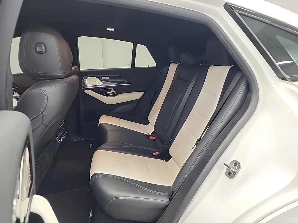 Mercedes Benz GLE Class - Vista 12