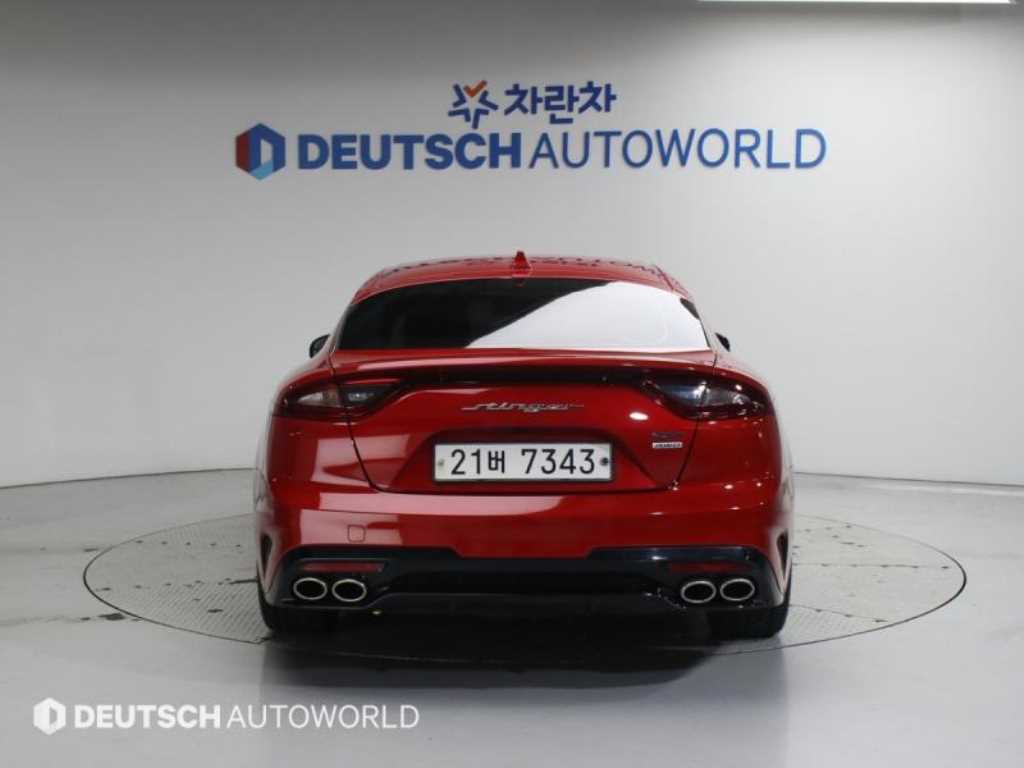 KIA Stinger - Vista 4
