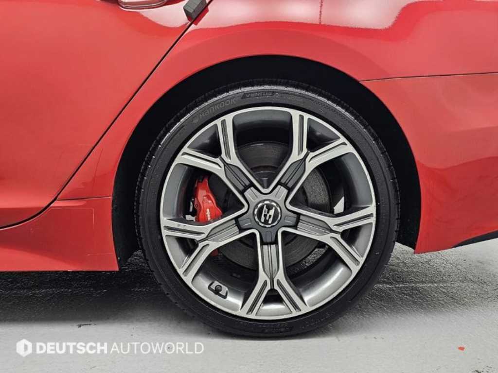 KIA Stinger - Vista 5