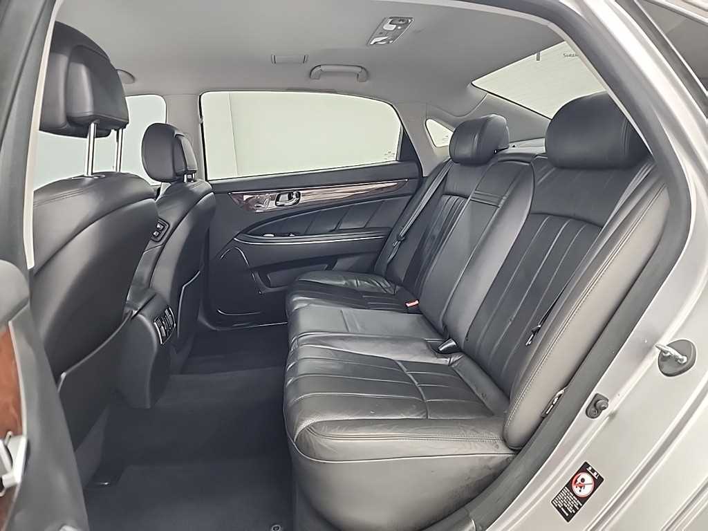 HYUNDAI Equus - Vista 12