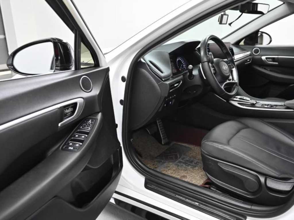 HYUNDAI Sonata - Vista 11