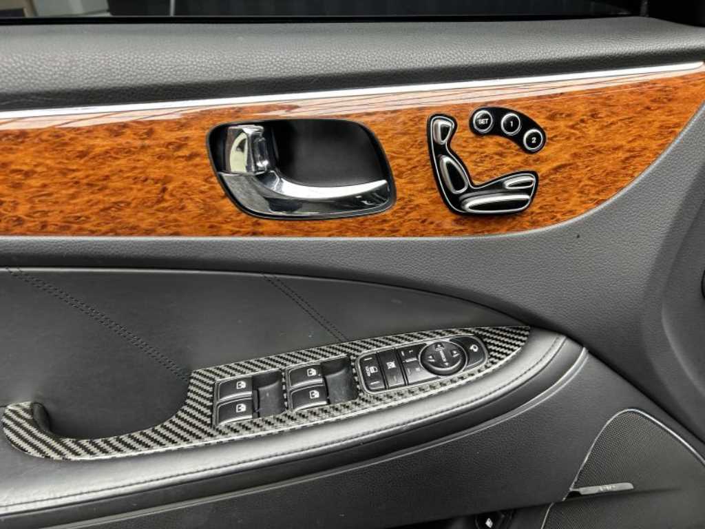 HYUNDAI Equus - Vista 10