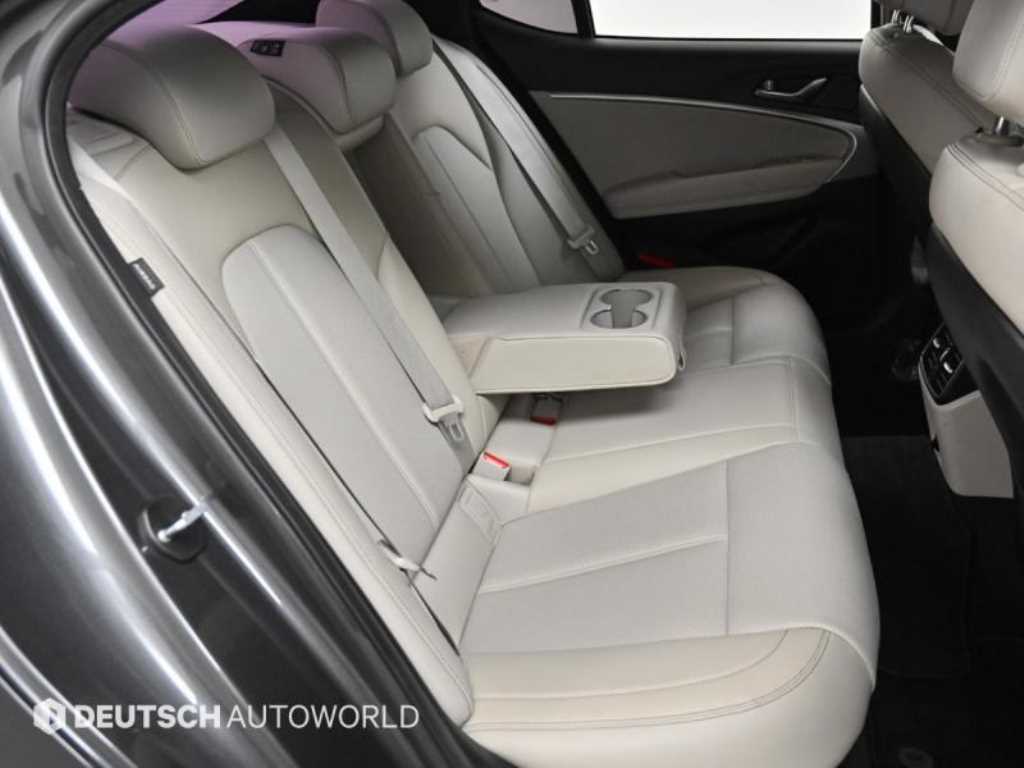 Genesis G70 - Vista 12