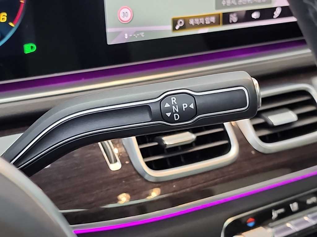 Mercedes Benz GLE Class - Vista 8