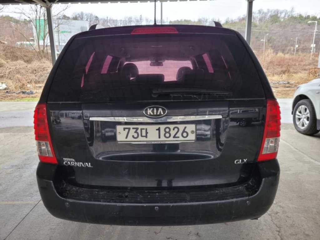 KIA Carnival - Vista 8