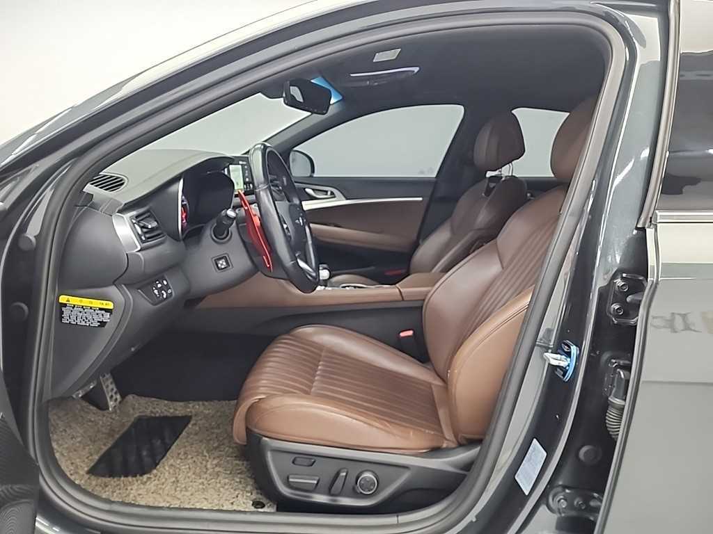 Genesis G70 - Vista 11